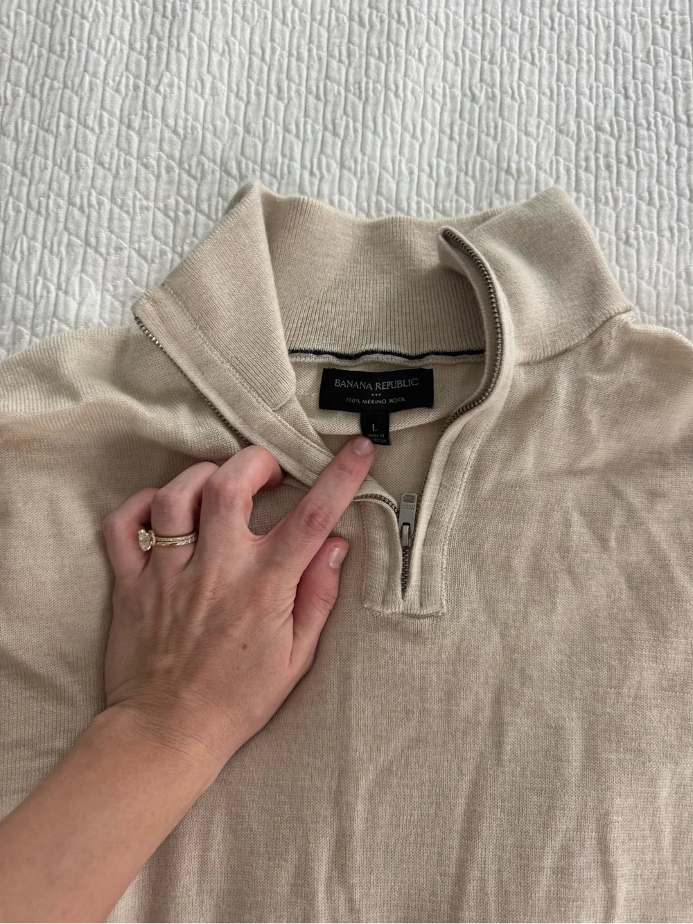 Banana Republic Men's Quarter-Zip Sweater in Light Beige - Size L (fits like M)